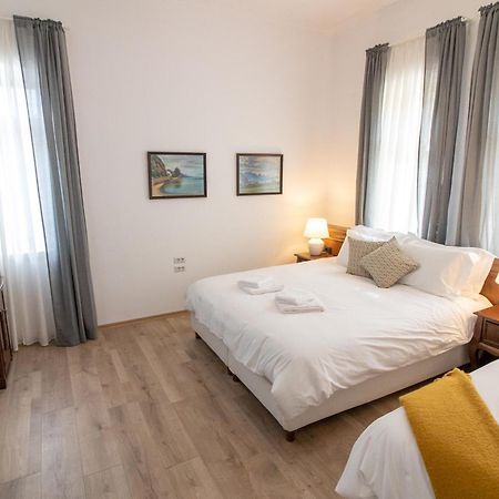 Seven Cafe & Hotel Pogradec Eksteriør bilde
