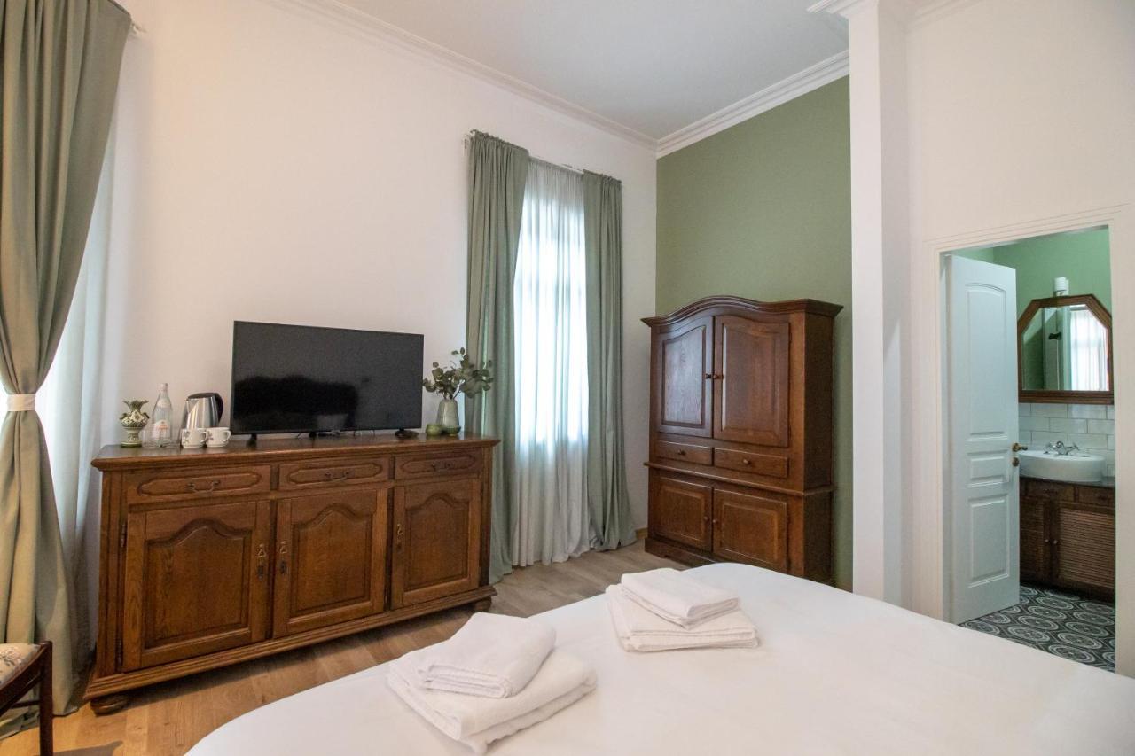 Seven Cafe & Hotel Pogradec Eksteriør bilde