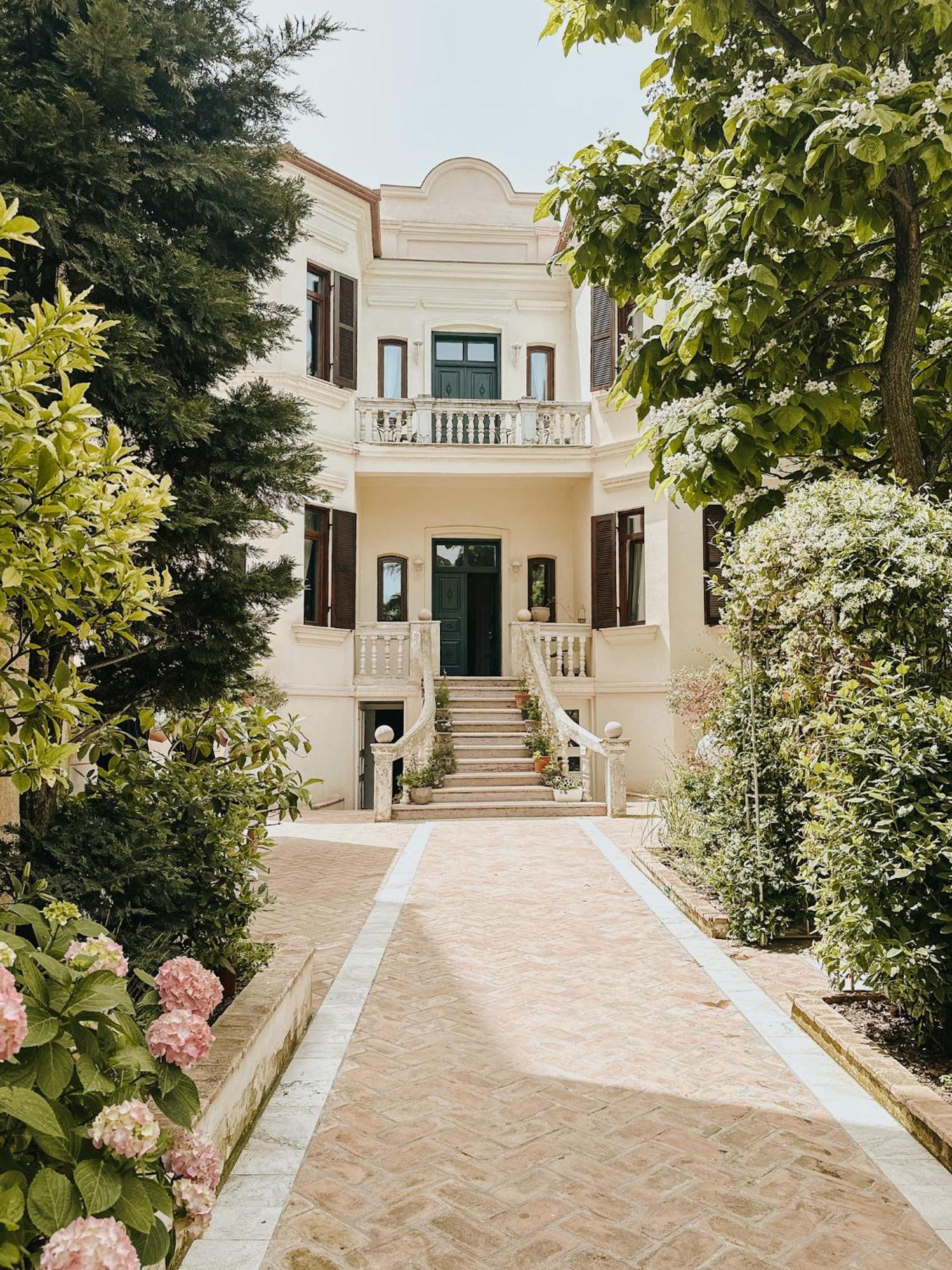 Seven Cafe & Hotel Pogradec Eksteriør bilde