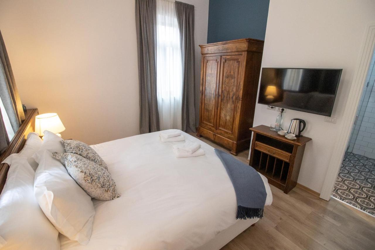Seven Cafe & Hotel Pogradec Eksteriør bilde