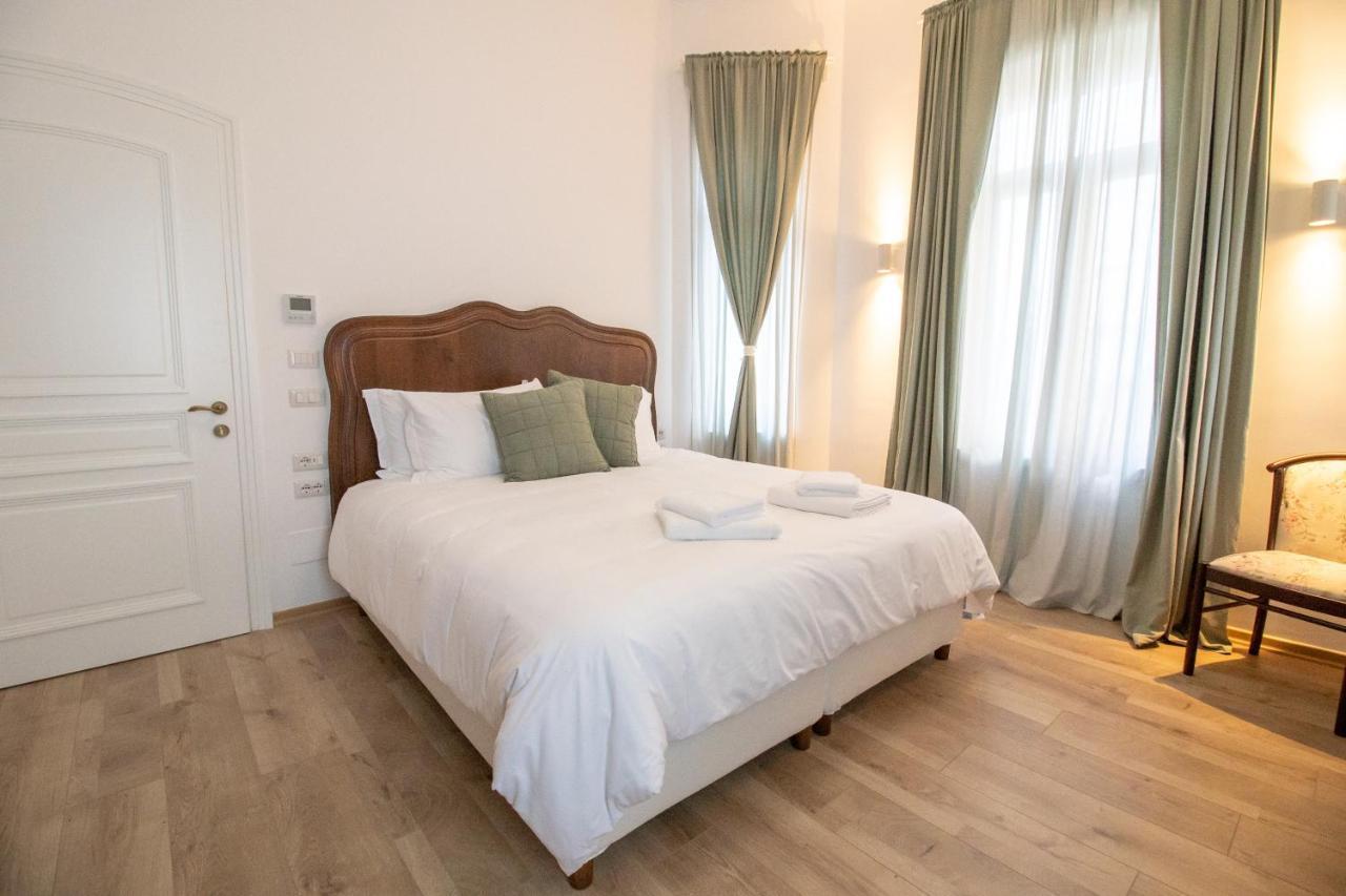 Seven Cafe & Hotel Pogradec Eksteriør bilde