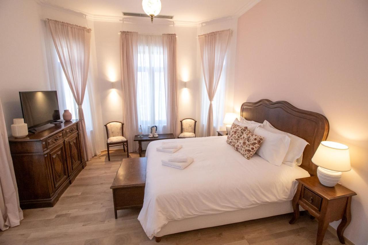 Seven Cafe & Hotel Pogradec Eksteriør bilde